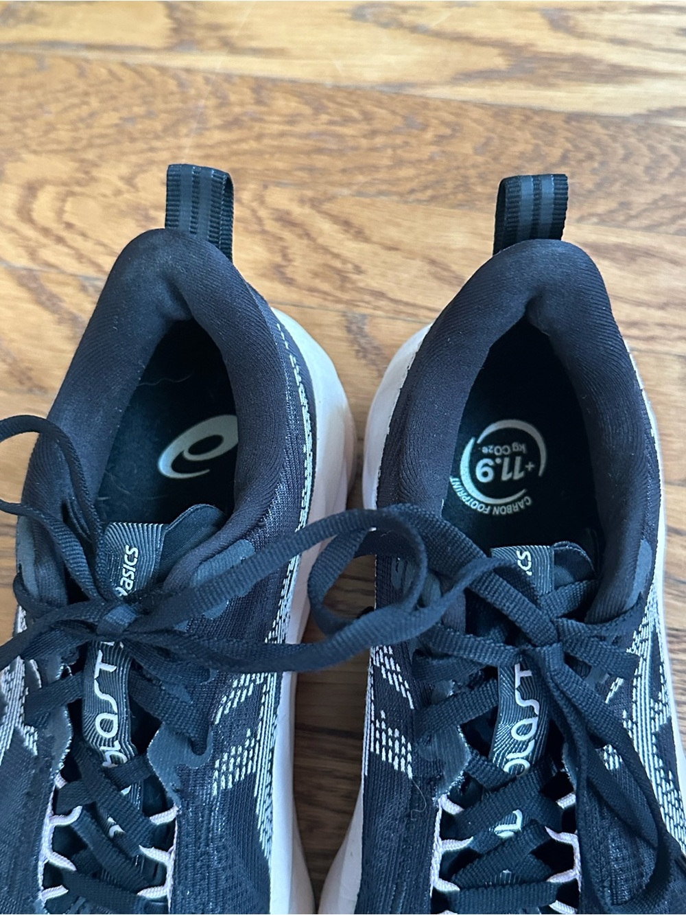 Asics Novablast 5 Running Shoes in Black/Pink Pearl - Size 7 (US) - Picture 12 of 15